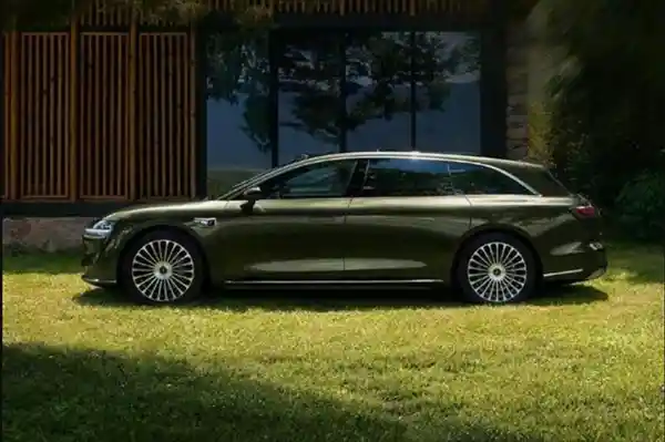 鸿蒙智行单月交付破五万，累计交付突破95万台创历史新高