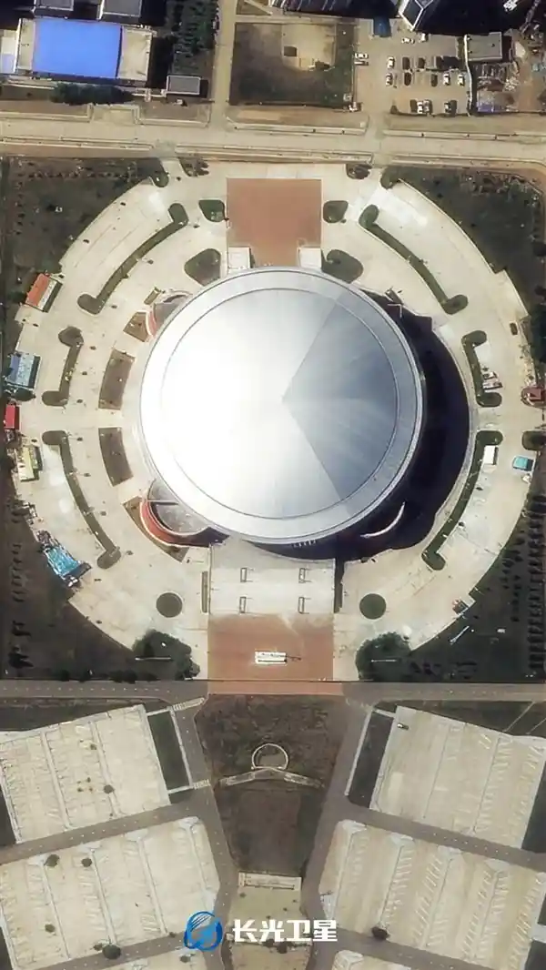 乌兰巴托奇观:卫星图揭示城市割裂的南北两重天