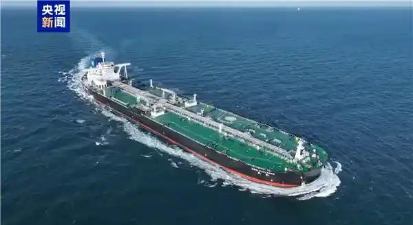 全球首艘甲醇双燃料智能油轮交付，中国智造引领绿色航运新未来