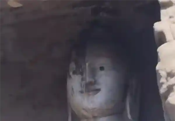 云冈石窟大佛流鼻涕引关注 官方紧急封闭处置渗水