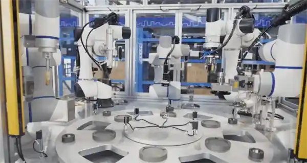 越疆机器人全球基地破十万台!国内首台智能机器人量产新纪录诞生