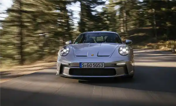 全款购车突遇意外！车评人紧急提醒：几百万可能打水漂