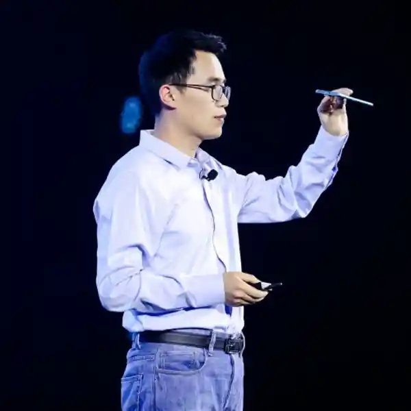 王腾辟谣离职风波：未泄密、未受贿、无违法，真相如何？