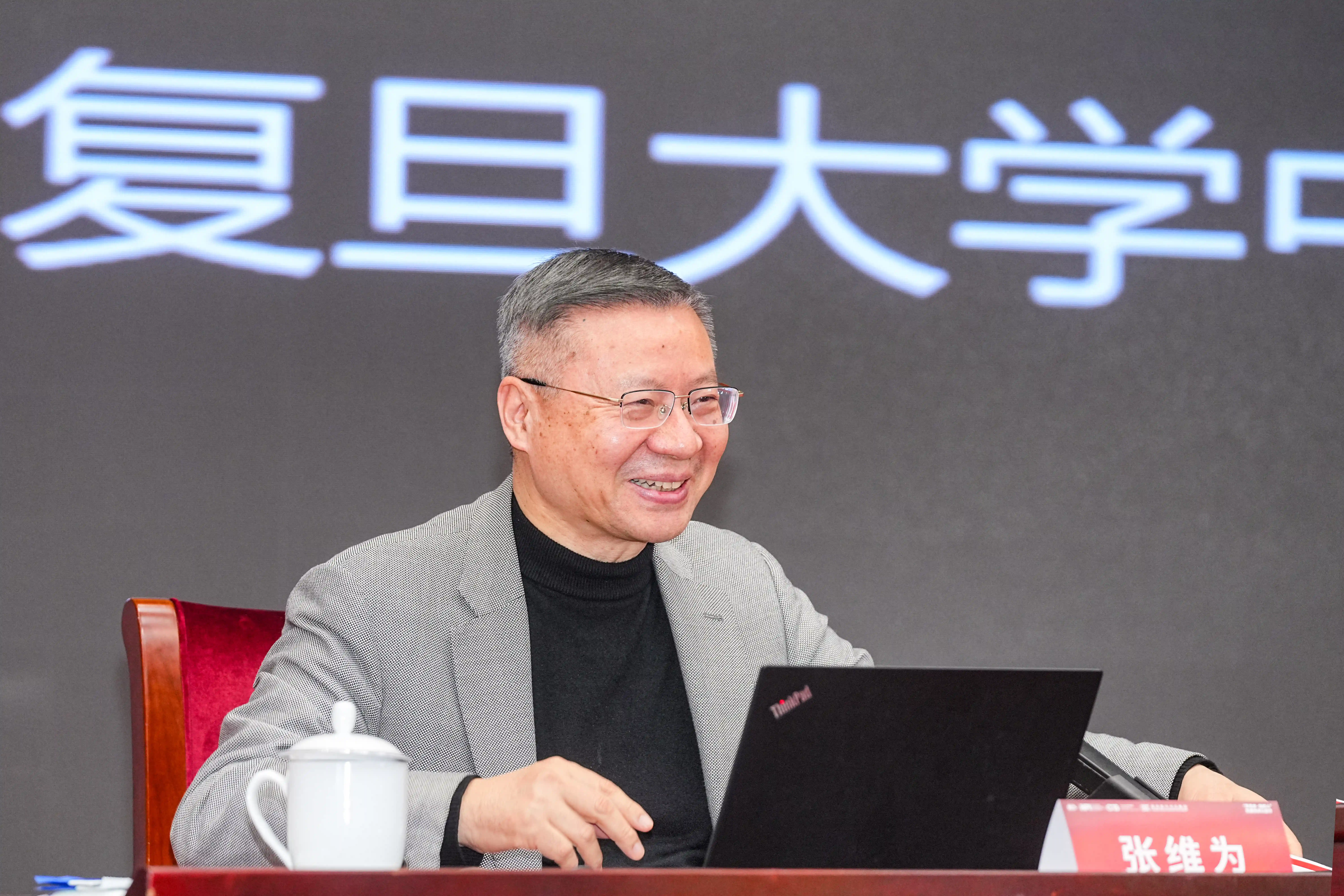 红色书声·初心启航——全国首场沉浸式党建悦读快闪在长沙橘子洲头火热开卷