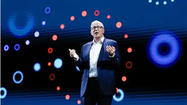比尔·盖茨再访华：上海演讲揭示进步的优先顺序